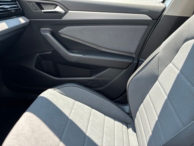 New 2026 Opal White Pearl Volkswagen 1.5T SE image 19