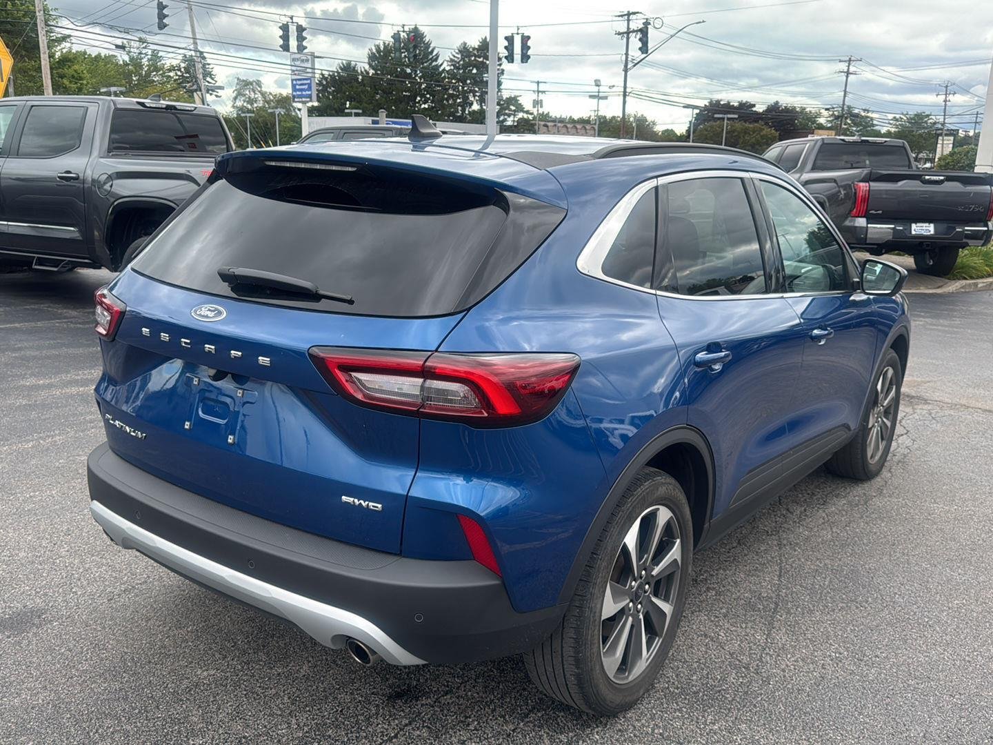 Used 2023 Atlas Blue Ford Platinum image 6