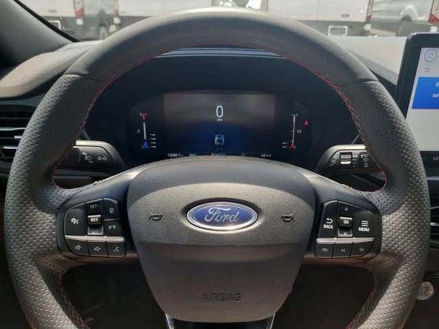 Used 2023 Red Ford ST-Line image 30