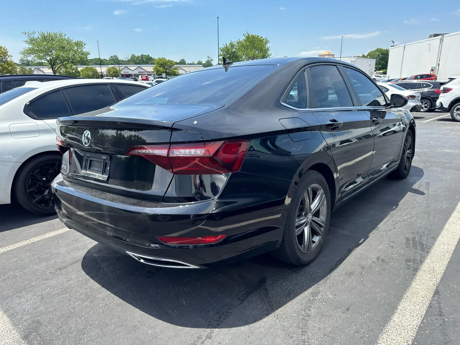 Used 2020 Deep Black Pearl Volkswagen R-Line image 6