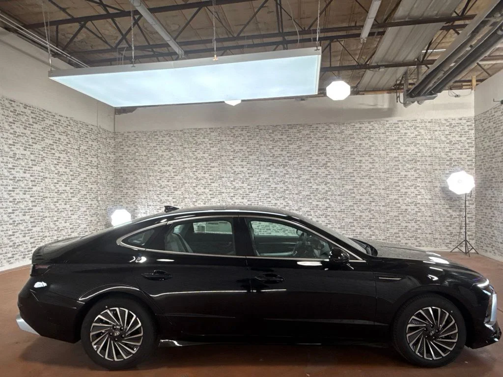 New 2026 Abyss Black Hyundai SEL image 8