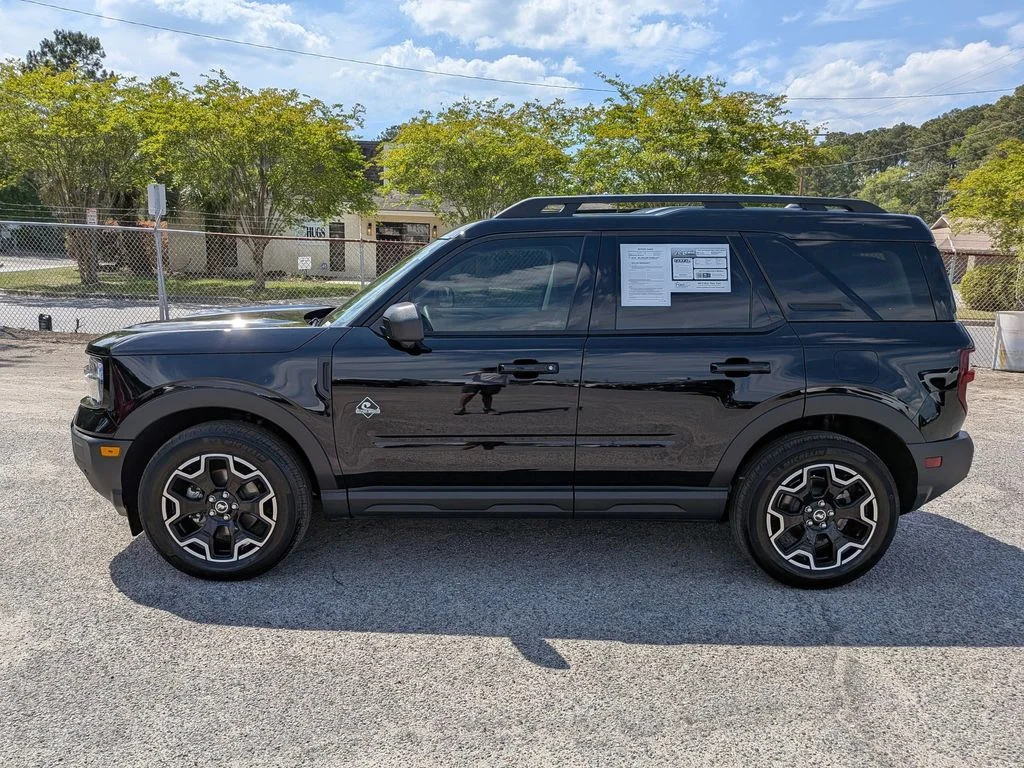 Used 2025 Black Ford Outer Banks image 7