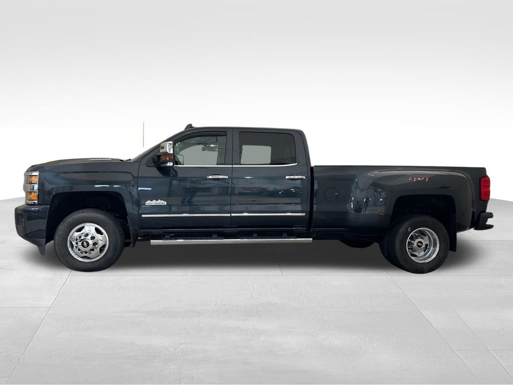 Used 2019 Gray Chevrolet High Country image 2
