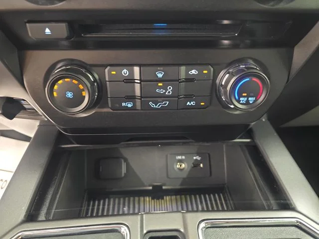 Used 2015 Oxford White Ford XLT image 25