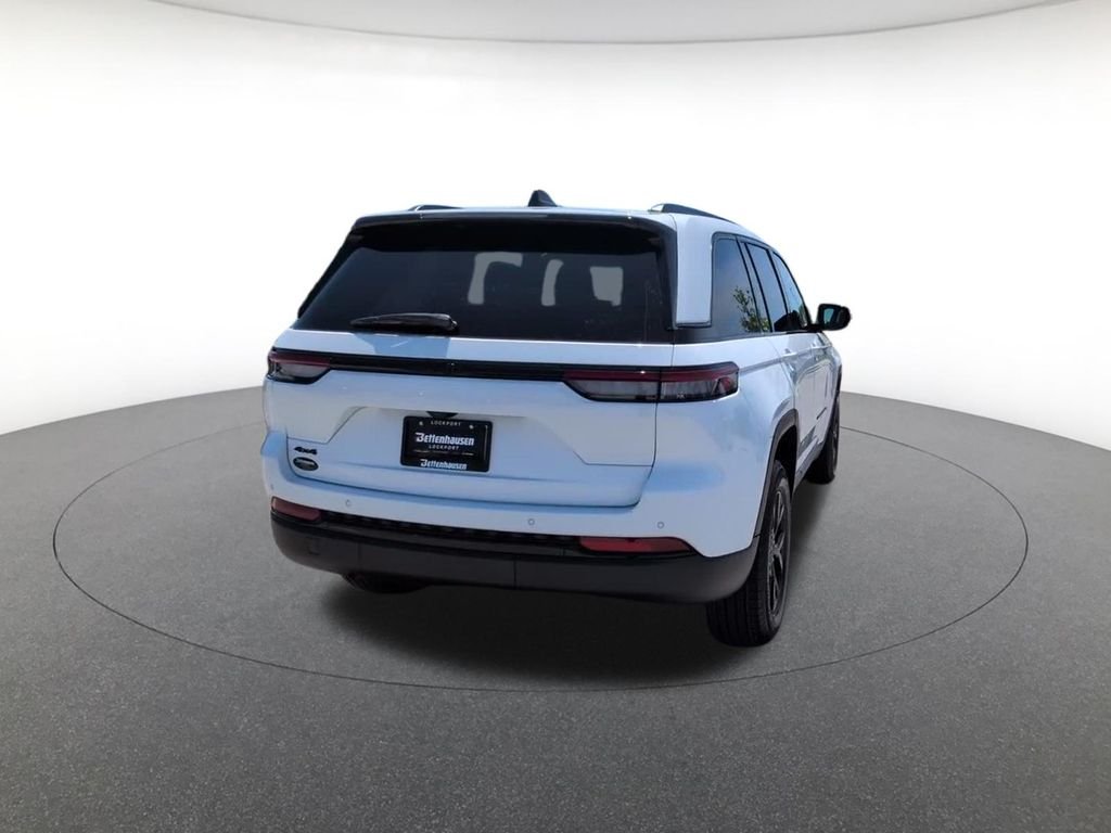 Used 2025 White Jeep Altitude X image 12