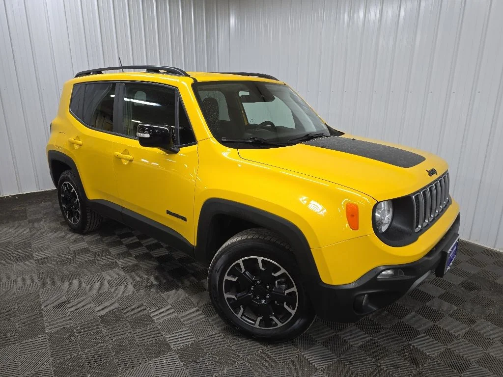 Used 2023 Yellow Jeep Latitude image 7
