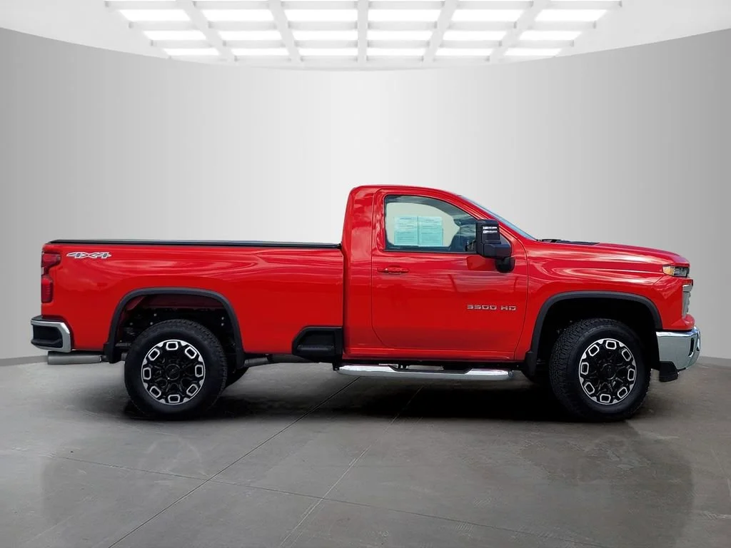 2025 Chevrolet Silverado 3500HD LT - Photo 4
