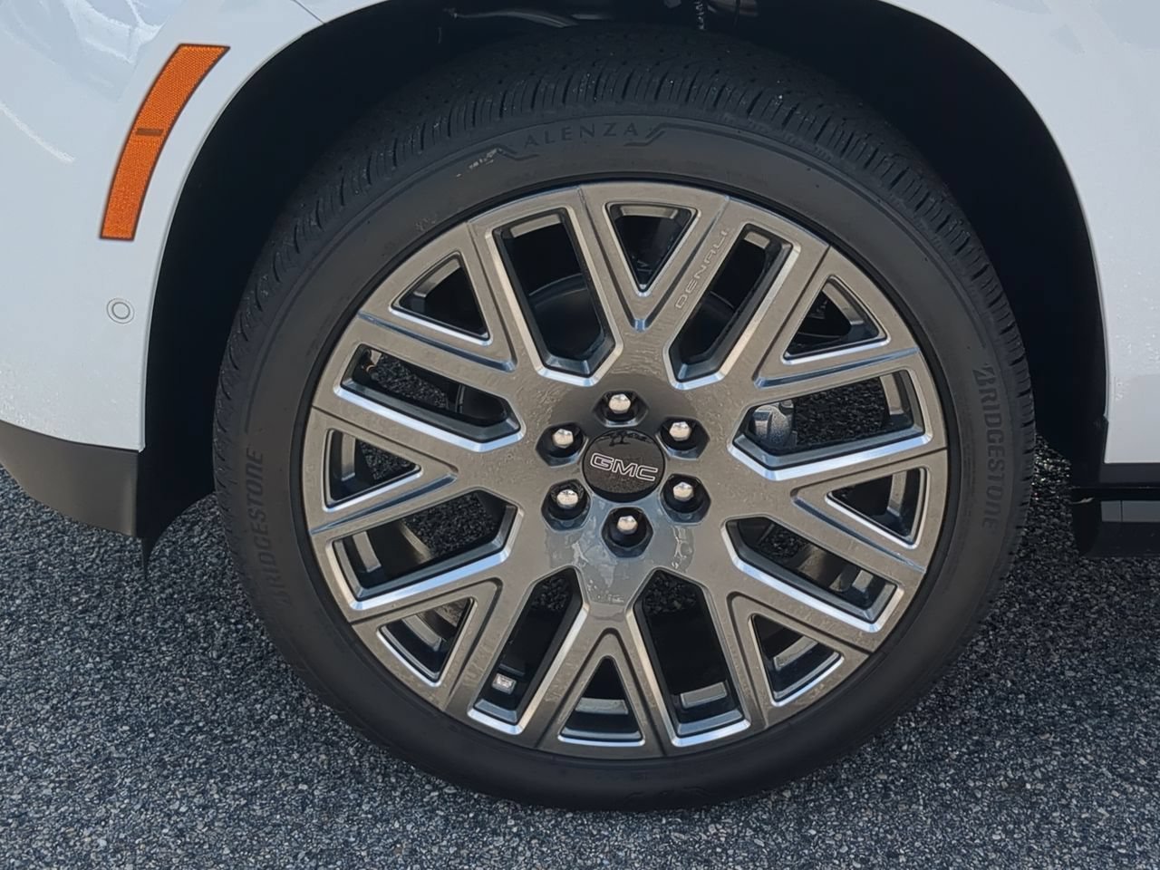 New 2026 Glacier White Tricoat GMC Denali Ultimate image 34