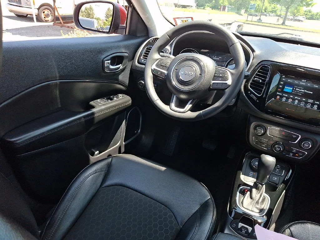 Used 2021 Velvet Red Pearlcoat Jeep Altitude image 15