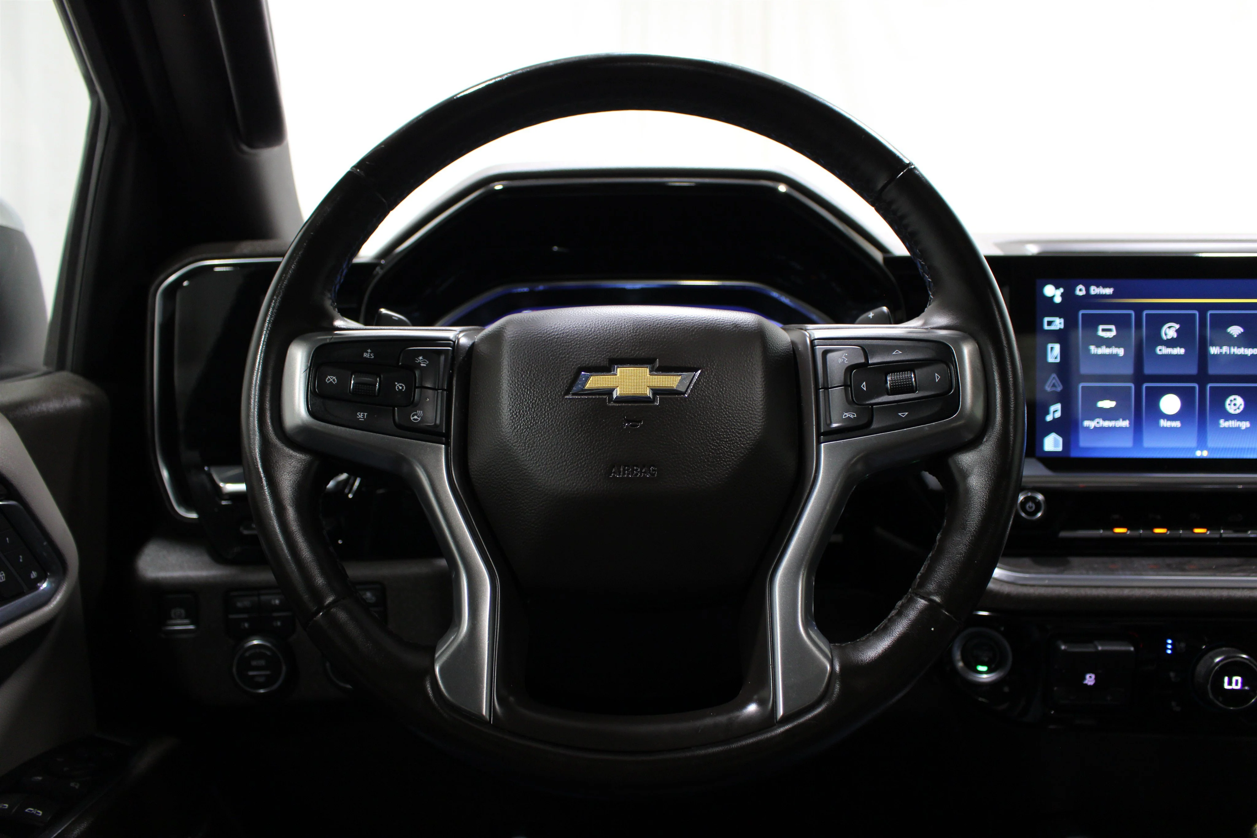 2024 Chevrolet Silverado 1500 LTZ - Photo 11