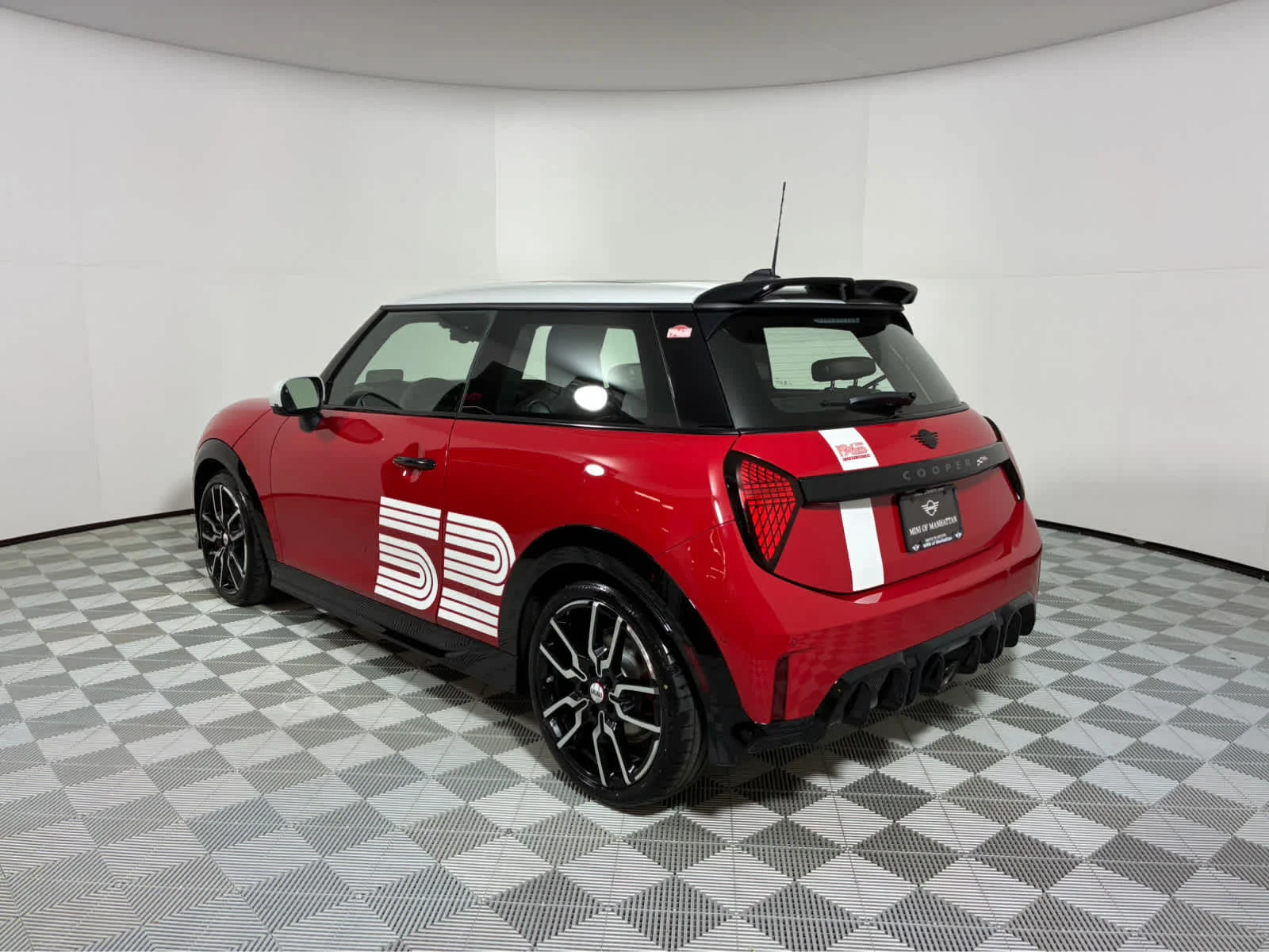 New 2026 Chili Red II MINI Iconic image 6