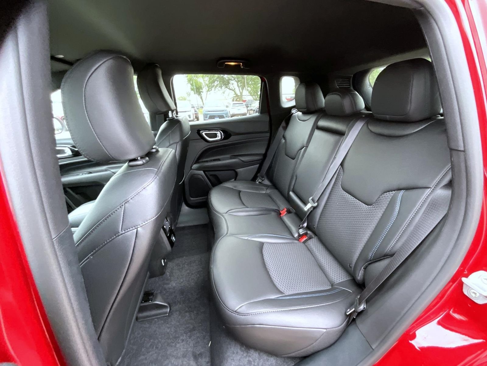 New 2026 Red Hot Pearlcoat Jeep Latitude image 12