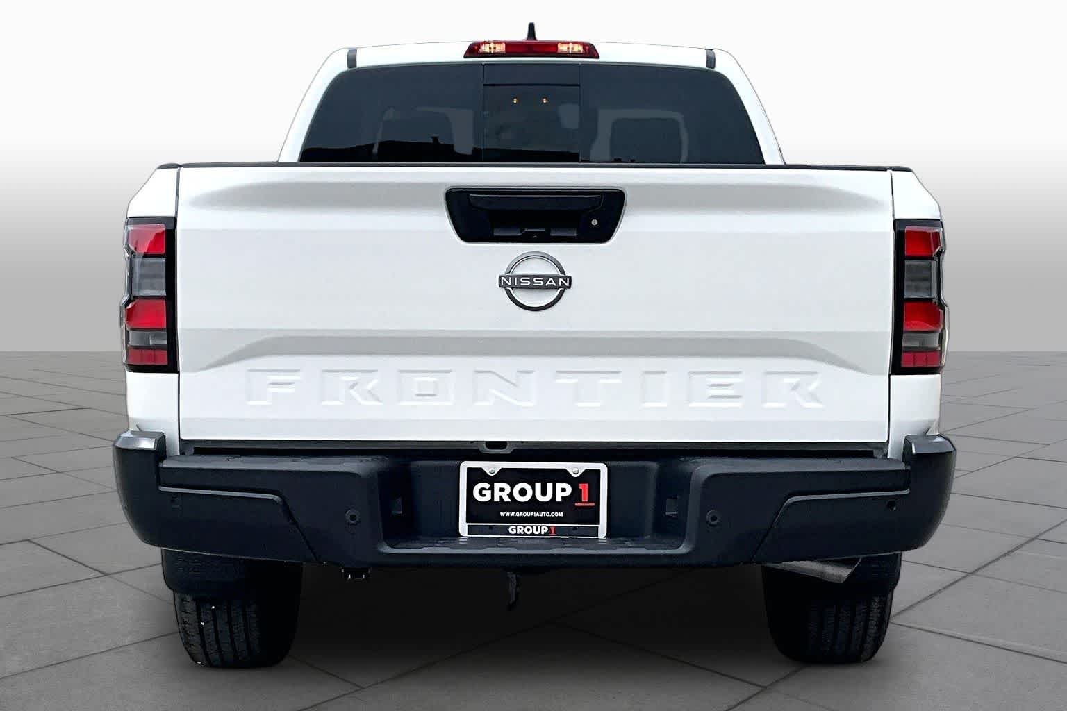 New 2026 Glacier White Nissan S image 4