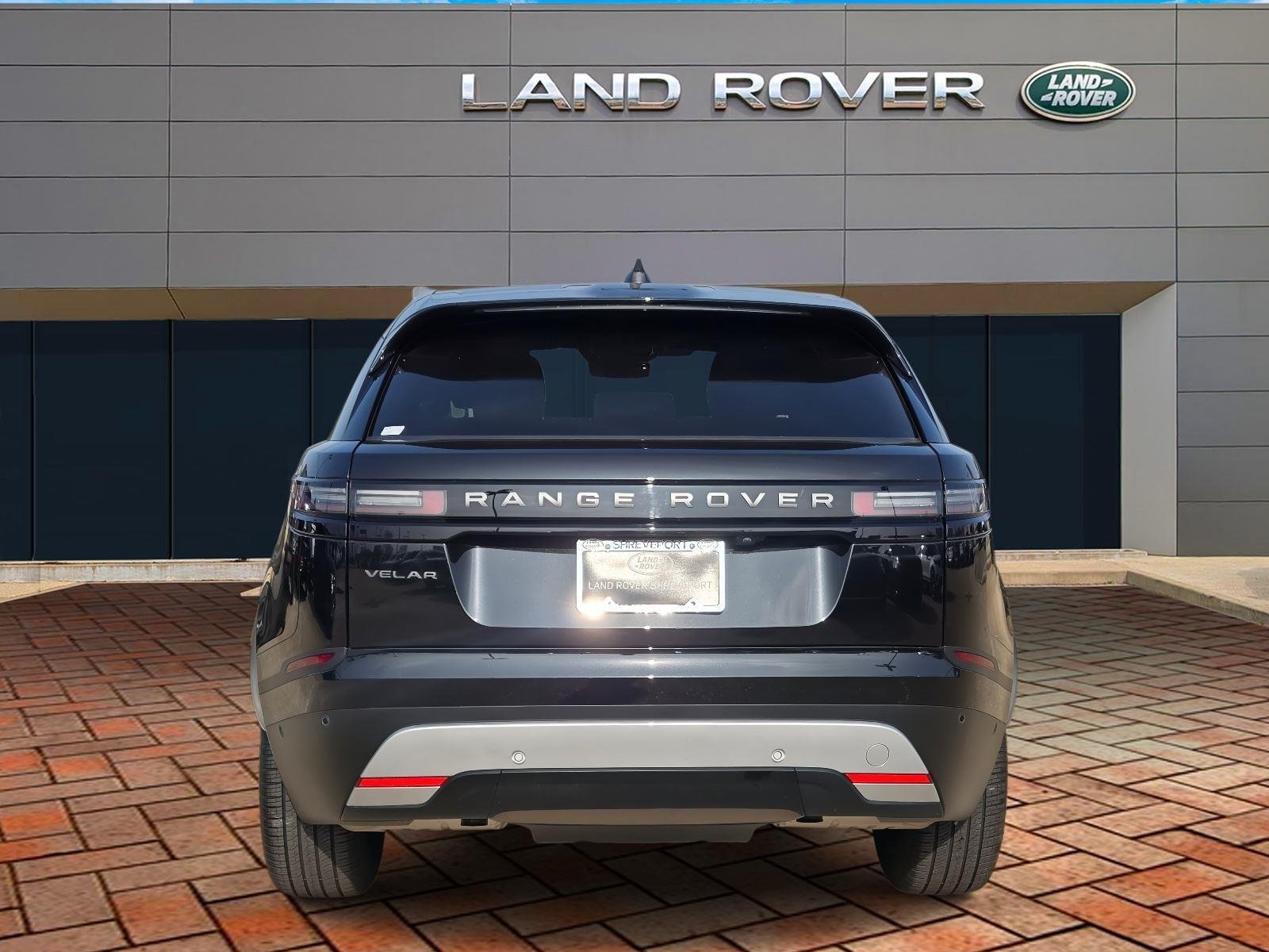 Used 2026 Santorini Black Metallic Land Rover S image 5