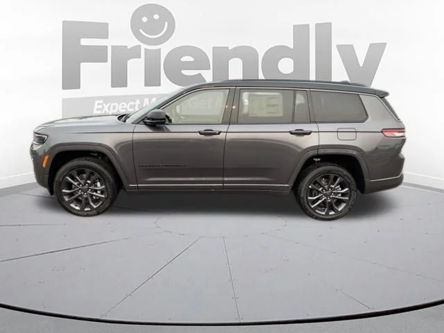 New 2026 Baltic Gray Metallic Clear-Coat Exterior Paint Jeep Limited Reserve image 2
