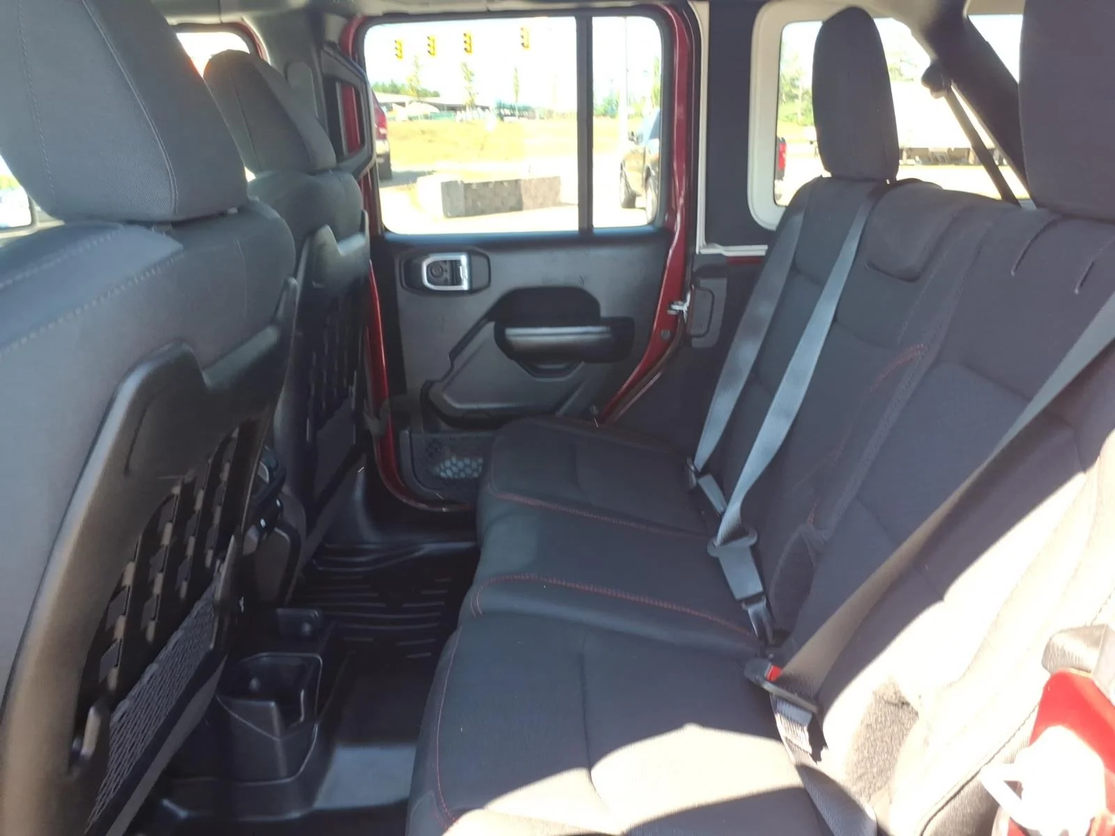Used 2021 Snazzberry Pearlcoat Jeep Unlimited Rubicon image 15