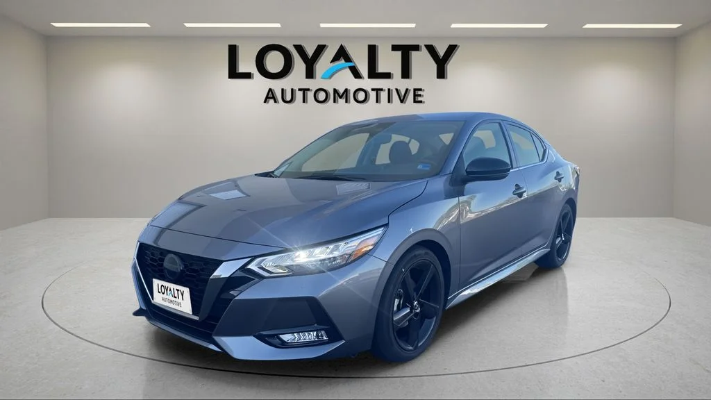 2023 Nissan Sentra SR CVT's photo