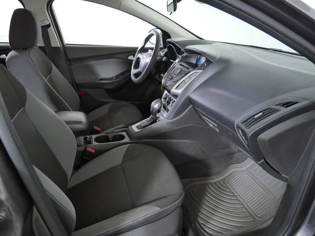 Used 2013  Ford SE image 12