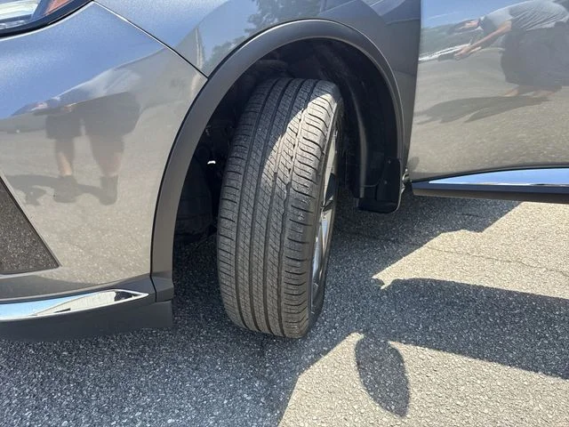 Used 2020 Gray Nissan Platinum image 33