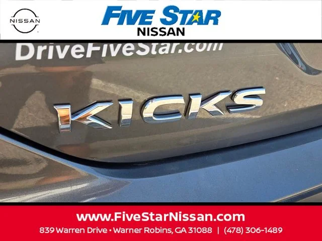 Used 2025 Gray Nissan S image 11