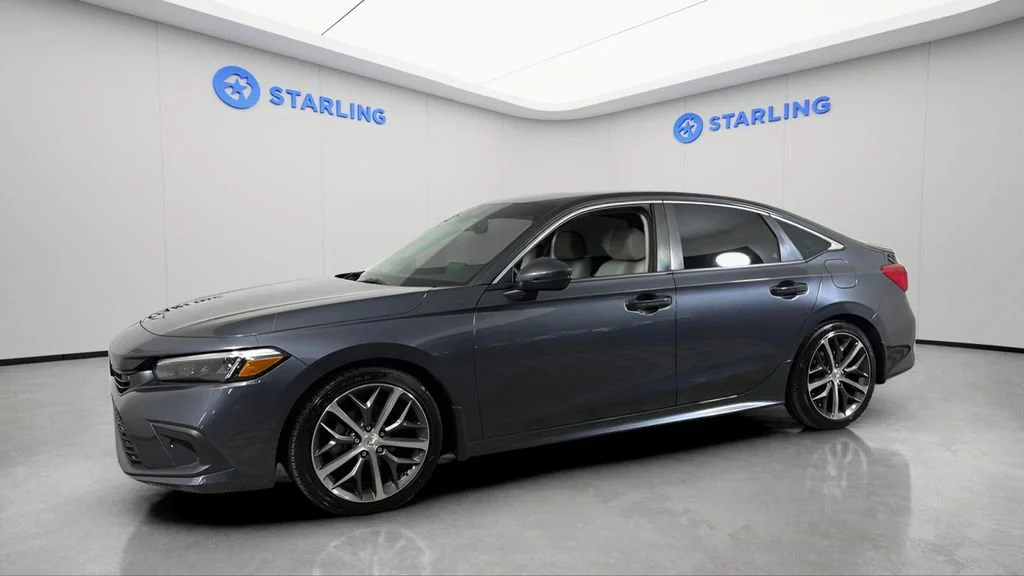 Used 2022 Gray Honda Touring image 2