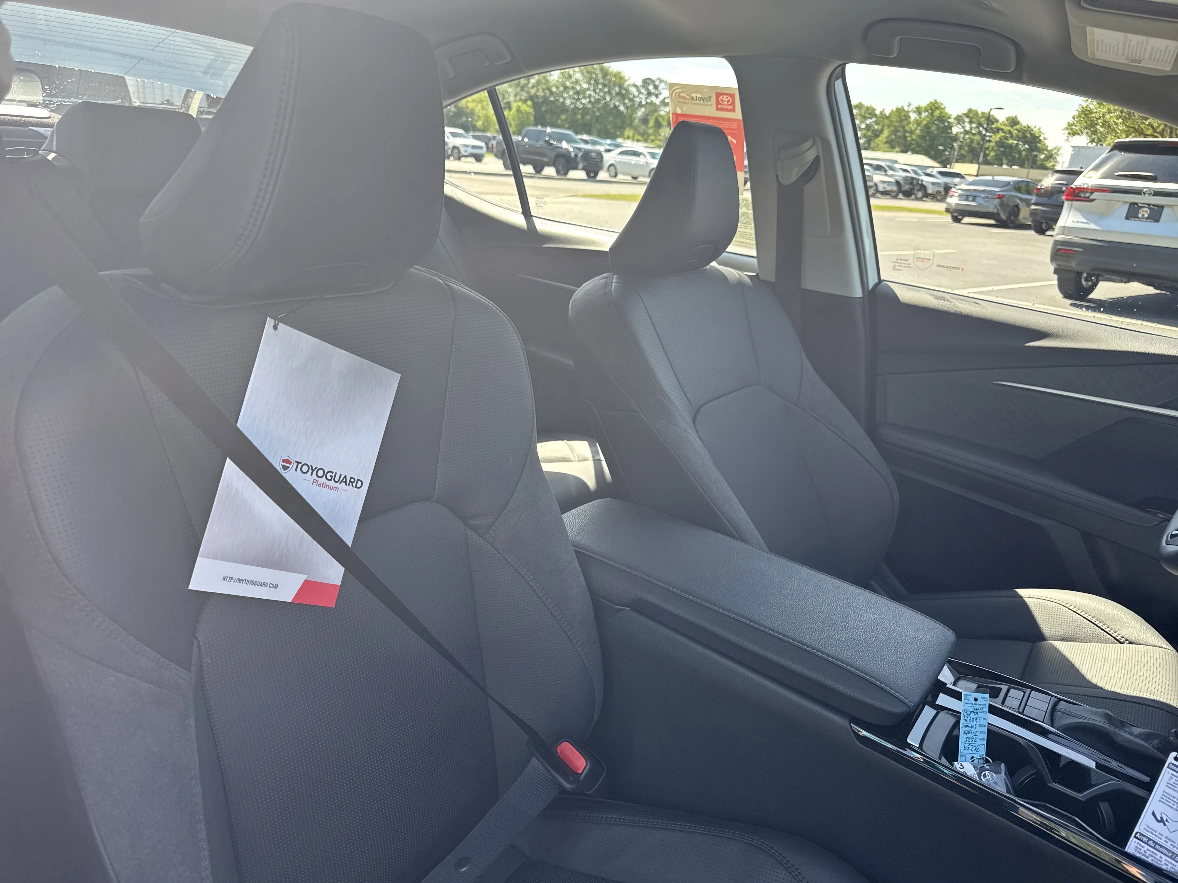 Used 2025  Toyota  image 32