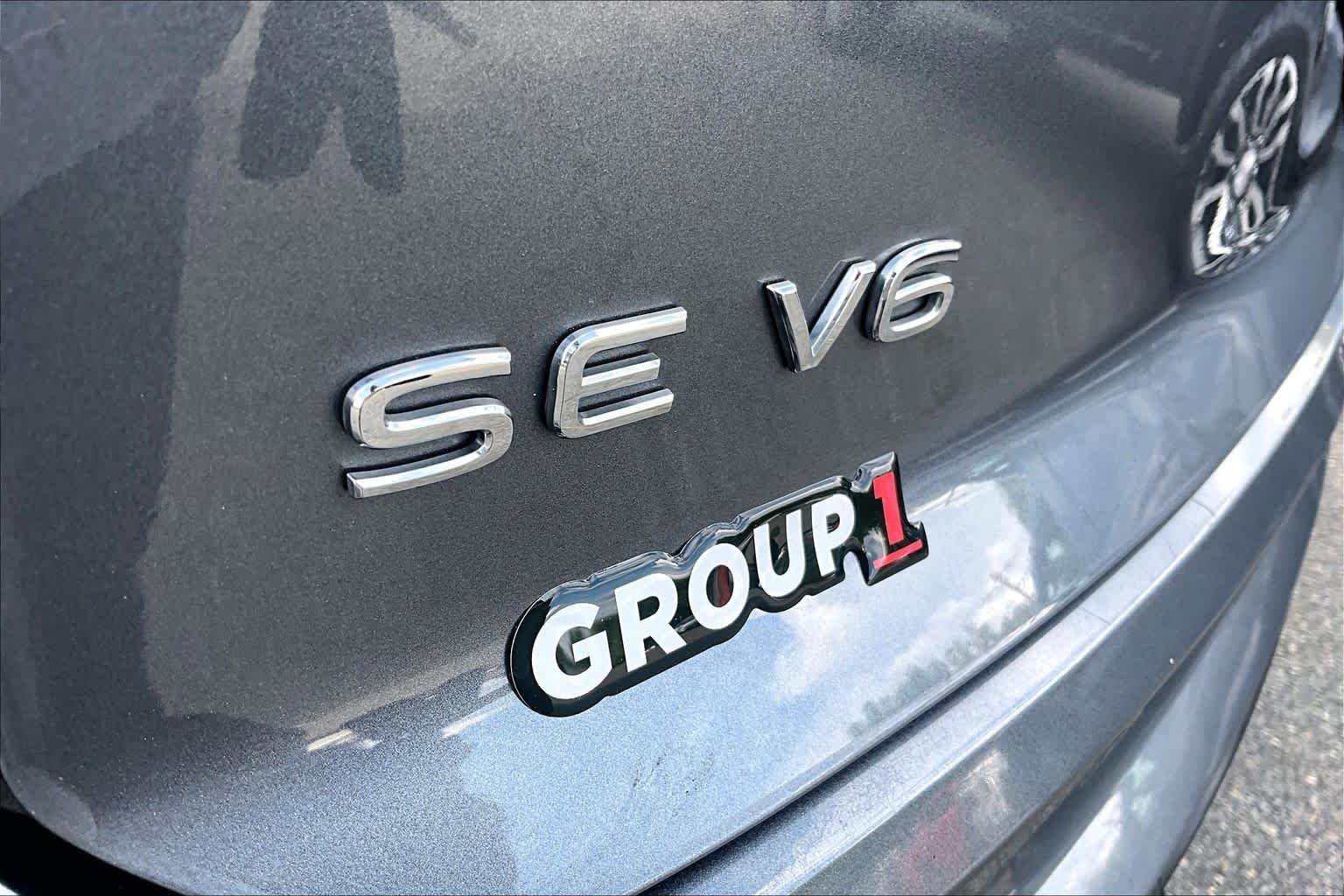 Used 2021 Platinum Gray Metallic Volkswagen 3.6L V6 SE w/Technology image 10
