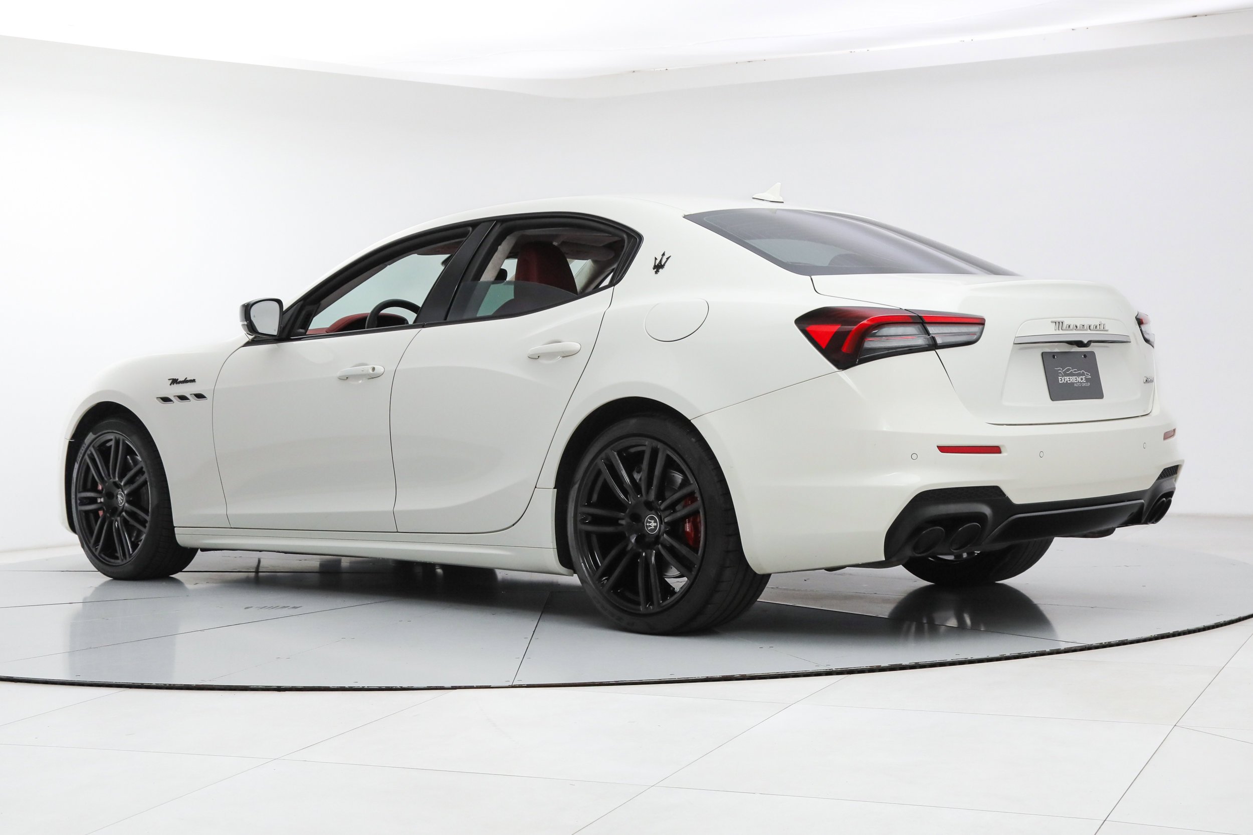 Used 2023 White Maserati Modena image 3