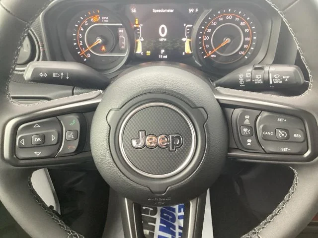 New 2027 Bright White Clearcoat Jeep 4-DOOR RUBICON image 13
