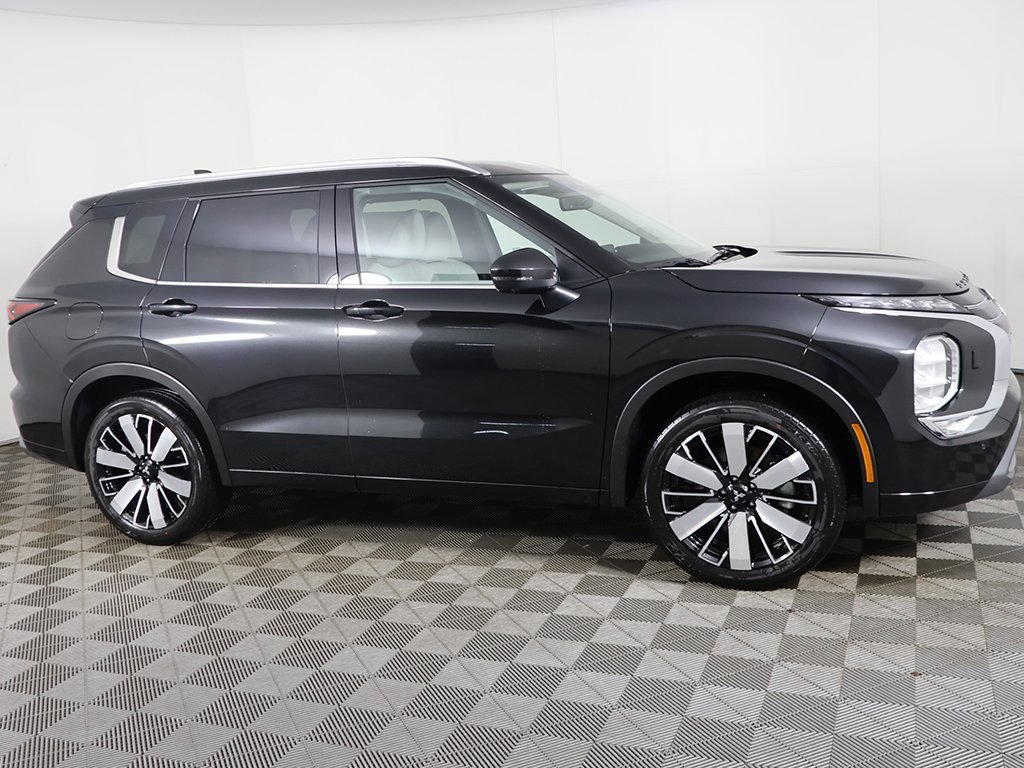 Used 2025 Black Mitsubishi SEL image 21