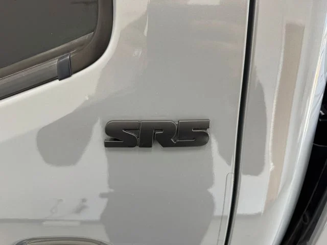Used 2020 Cement Toyota SR5 image 36