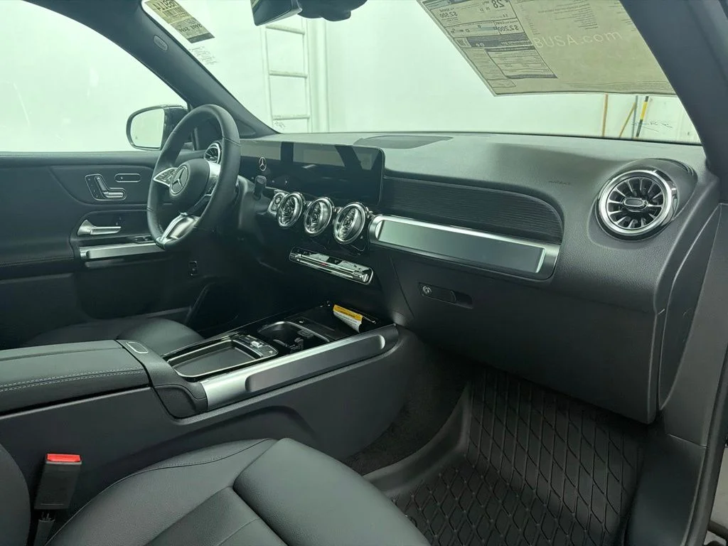 New 2026 Black Mercedes-Benz GLB 250 image 27