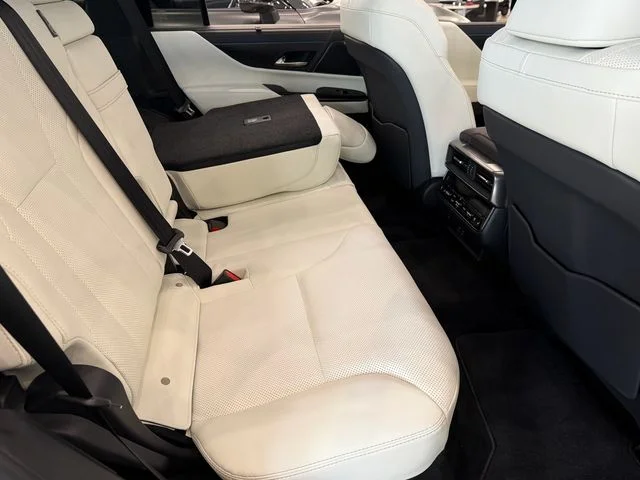New 2026 Black Lexus 600 Luxury image 13