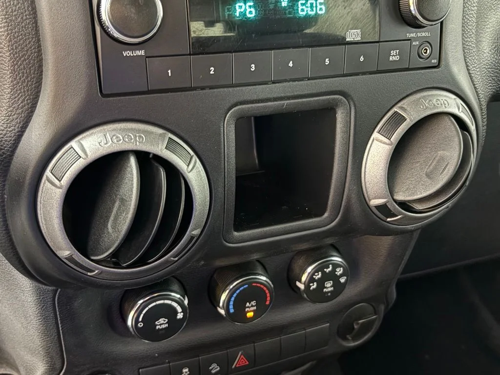Used 2017 White Jeep Sport image 25