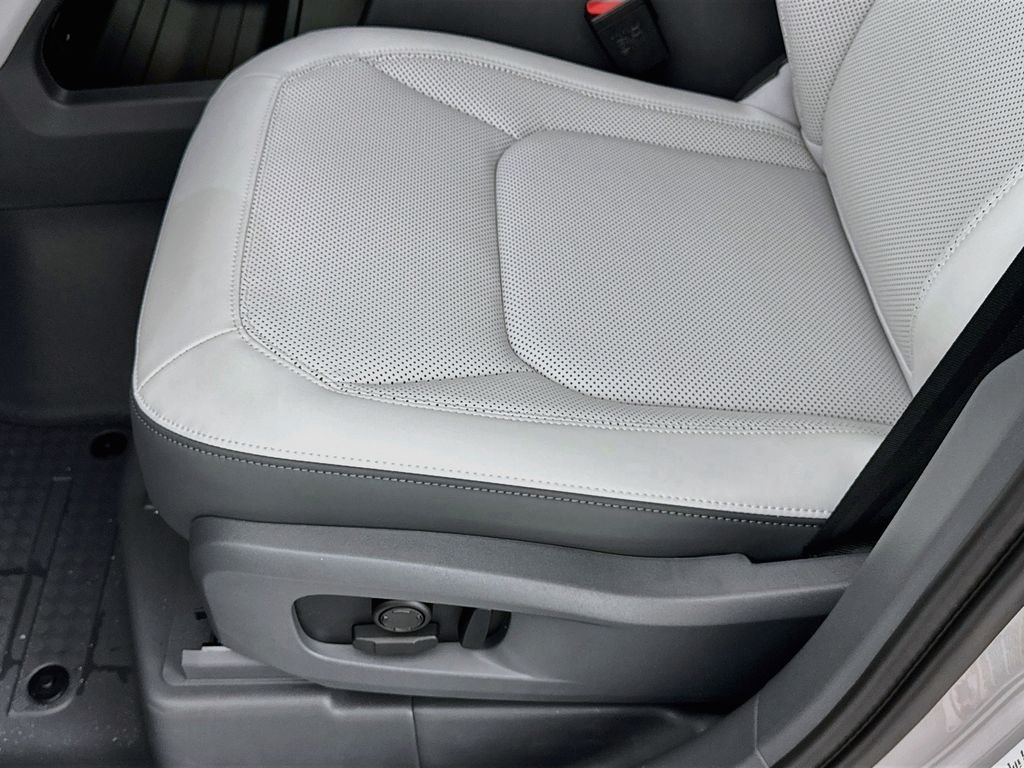 New 2026 Borasco Grey Land Rover X-Dynamic SE image 20