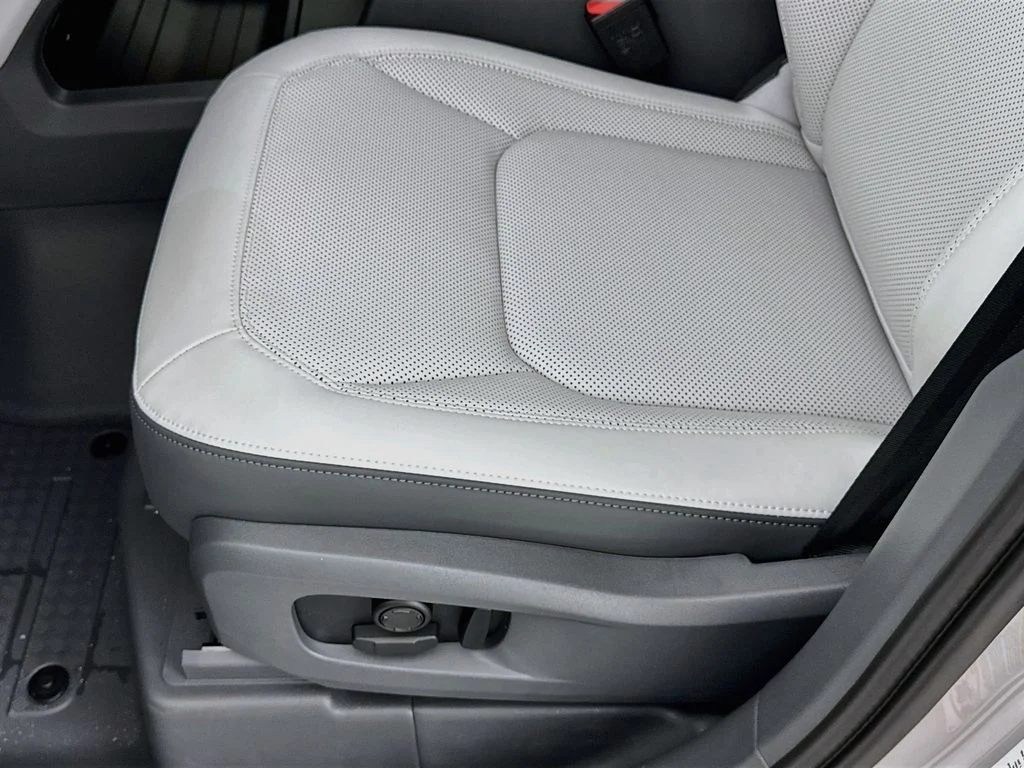 New 2026 Borasco Grey Land Rover X-Dynamic SE image 20