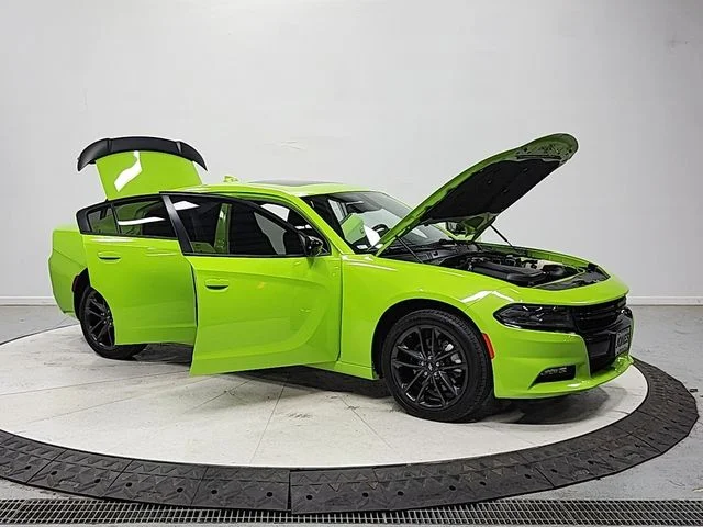 Used 2023 Green Dodge SXT image 9