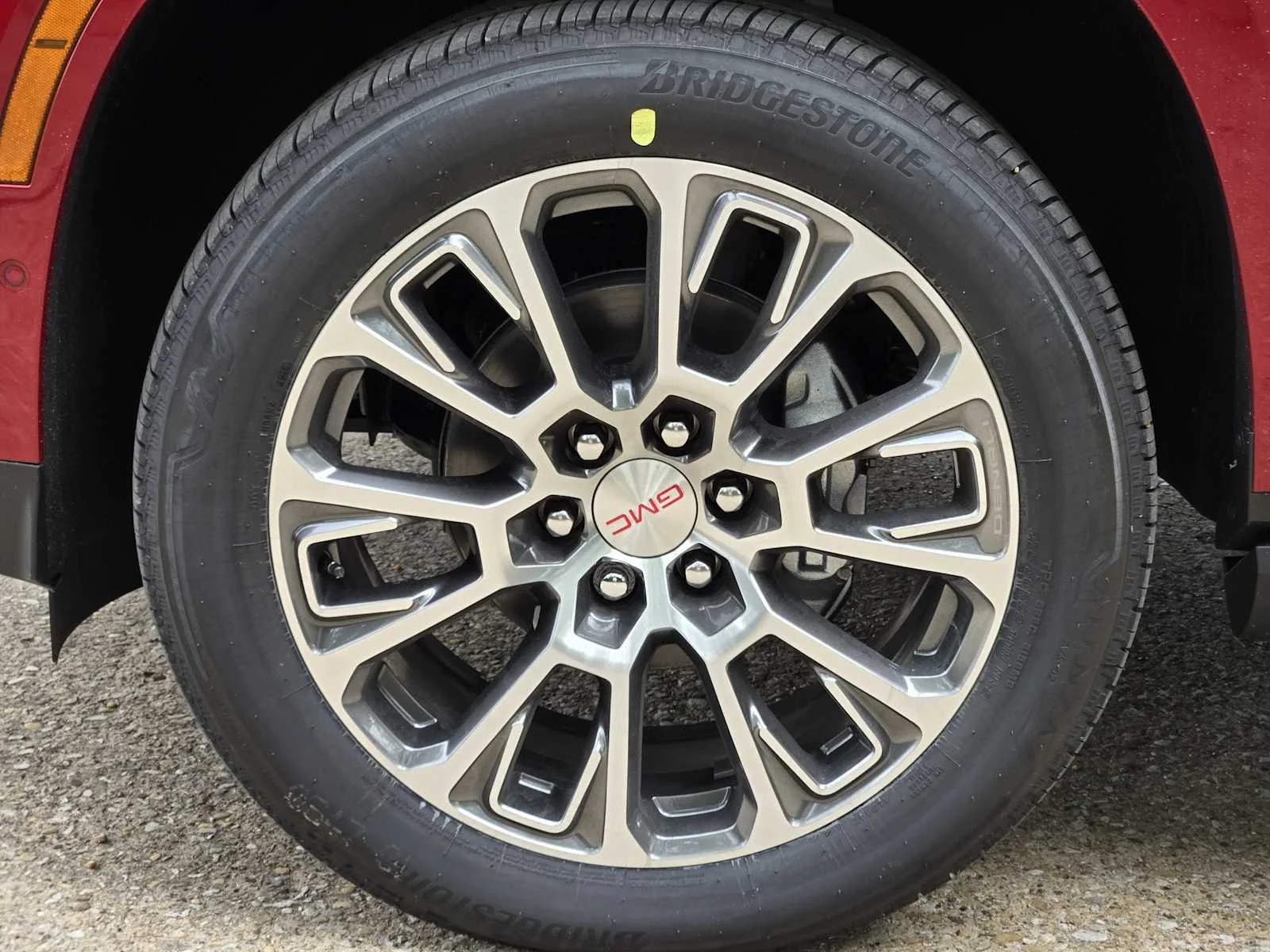 2026 GMC Yukon Denali - Photo 7