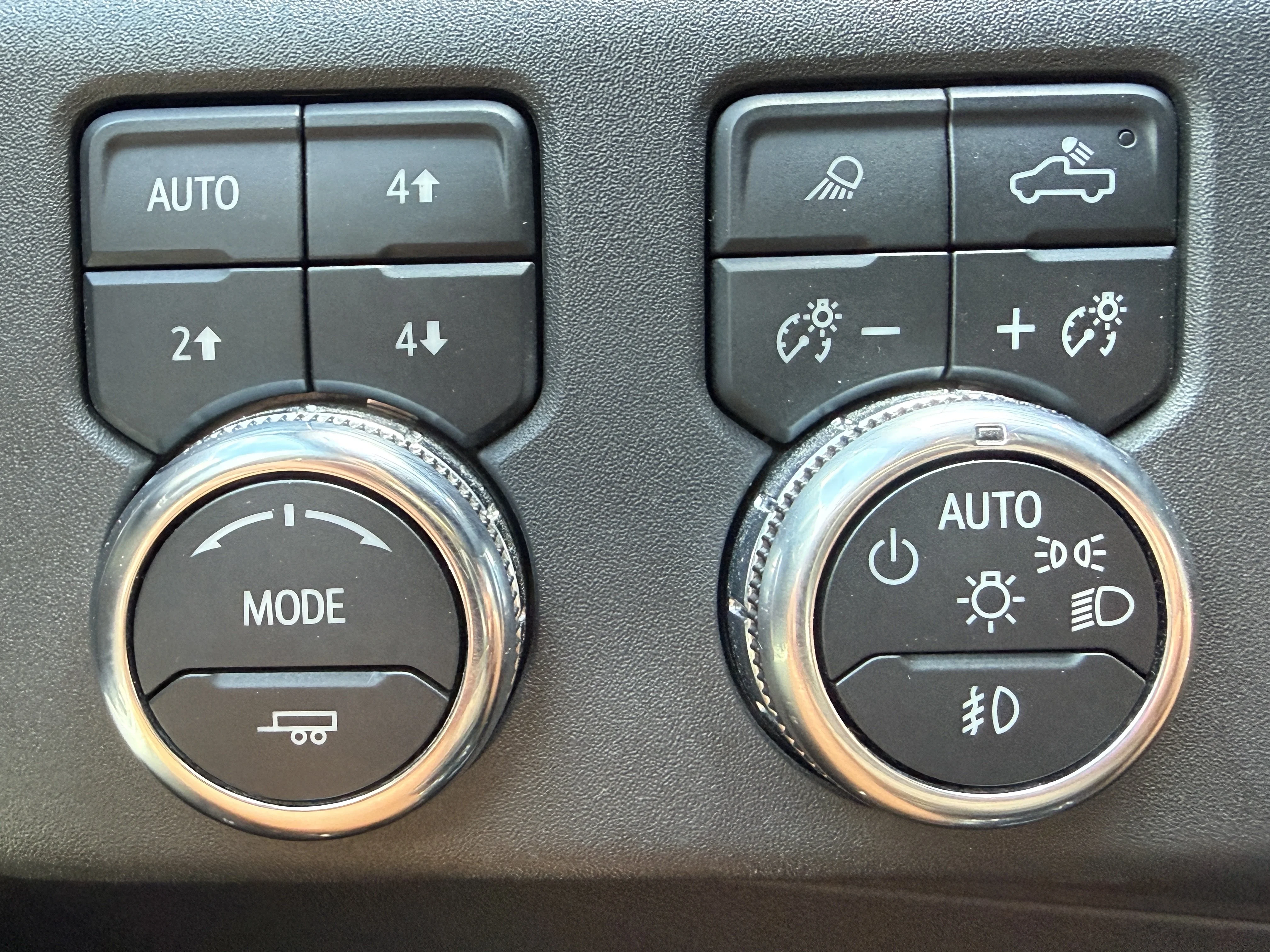 Certified Used 2022 Quicksilver Metallic GMC Elevation image 41
