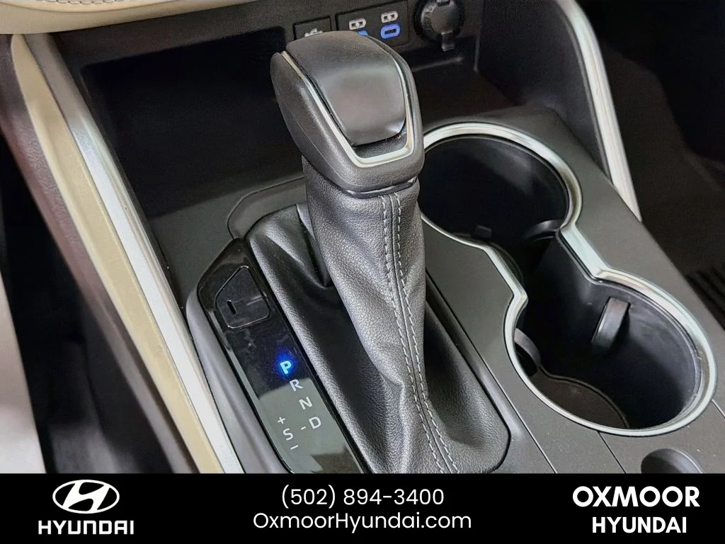 Used 2022 Wind Chill Pearl Toyota Hybrid XLE image 17