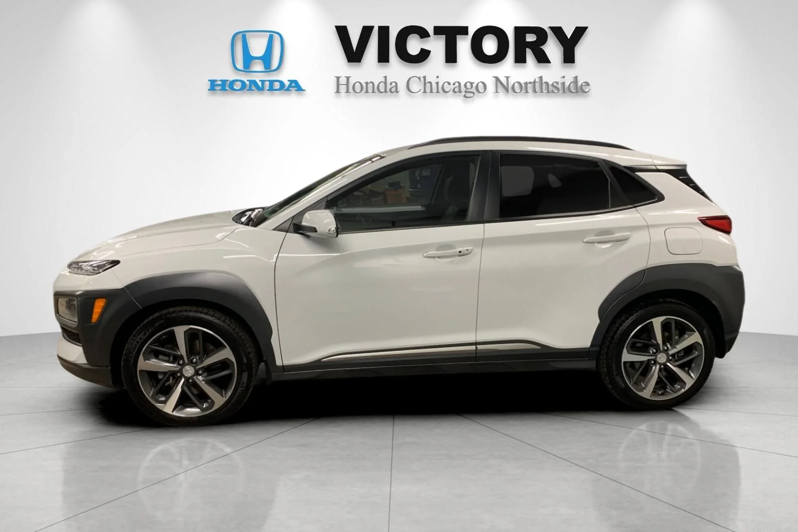 Used 2018 White Hyundai Limited image 6