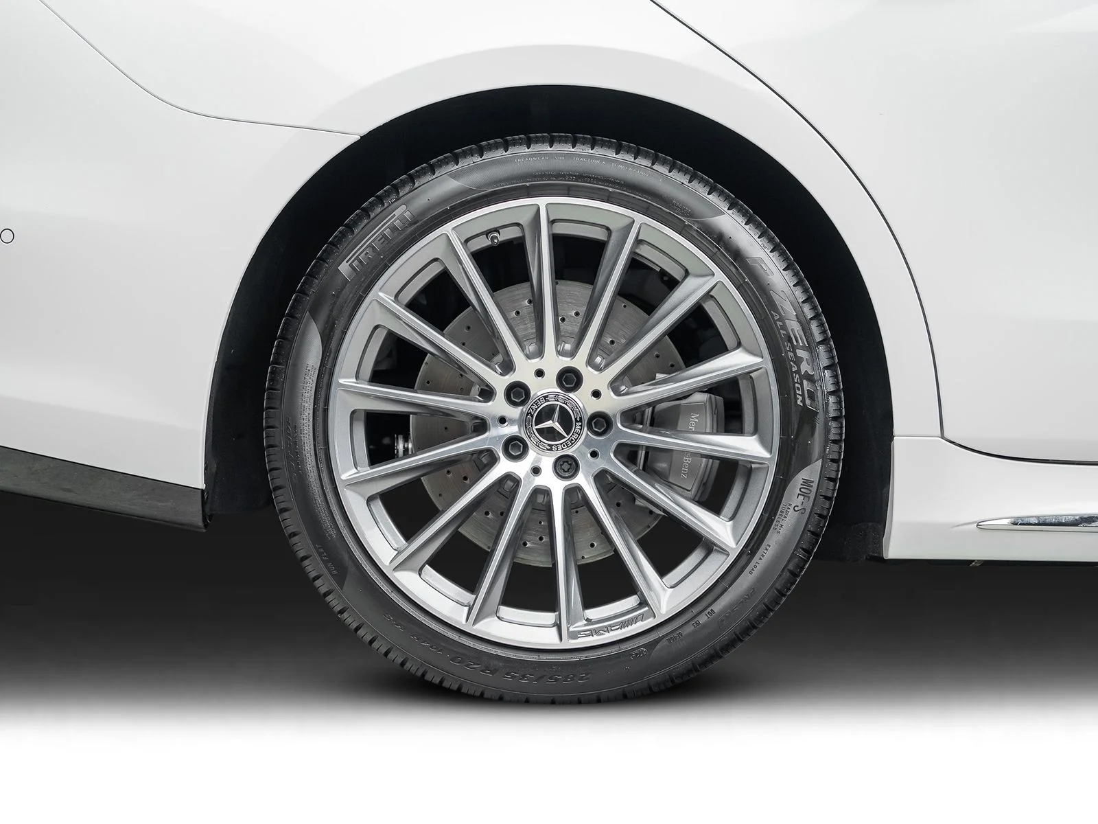 Used 2026 White Mercedes-Benz S 580 image 29