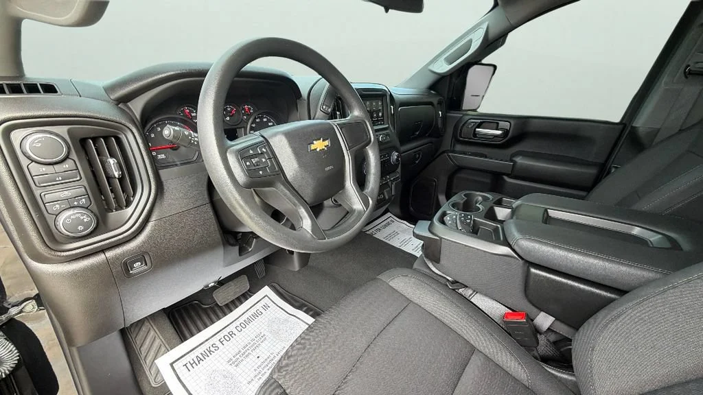 Used 2025 Black Chevrolet Custom image 18