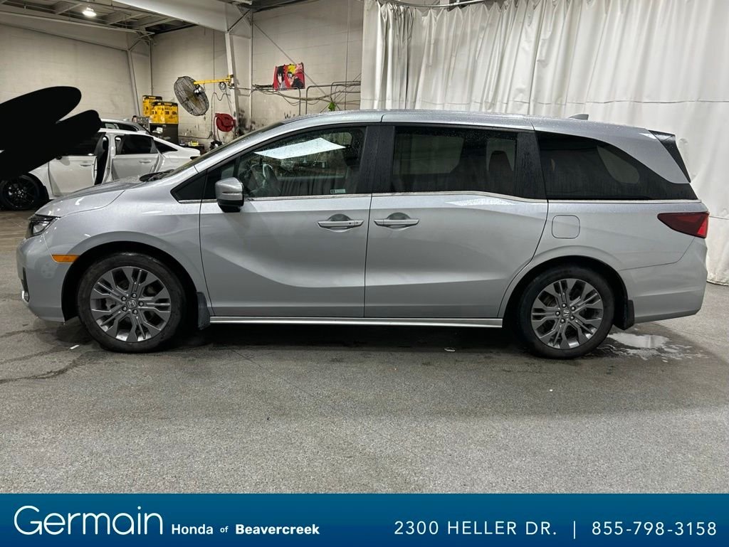 Certified Used 2026 Solar Silver Metallic Honda Touring image 5