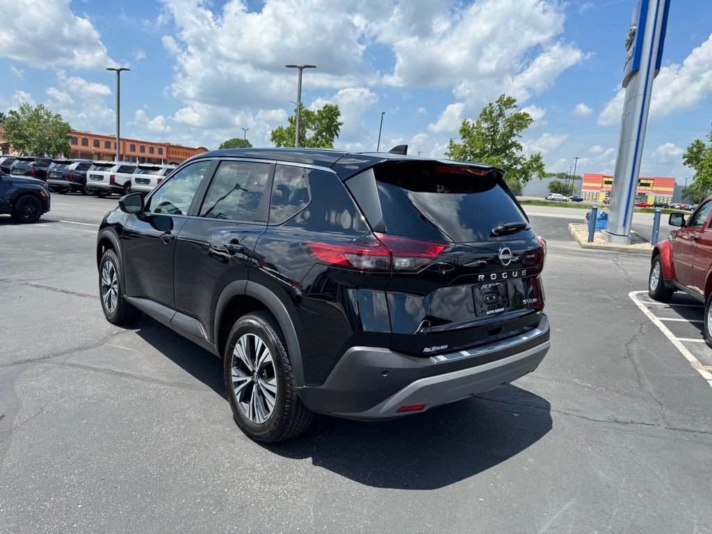 Used 2023 Super Black Nissan SV image 5