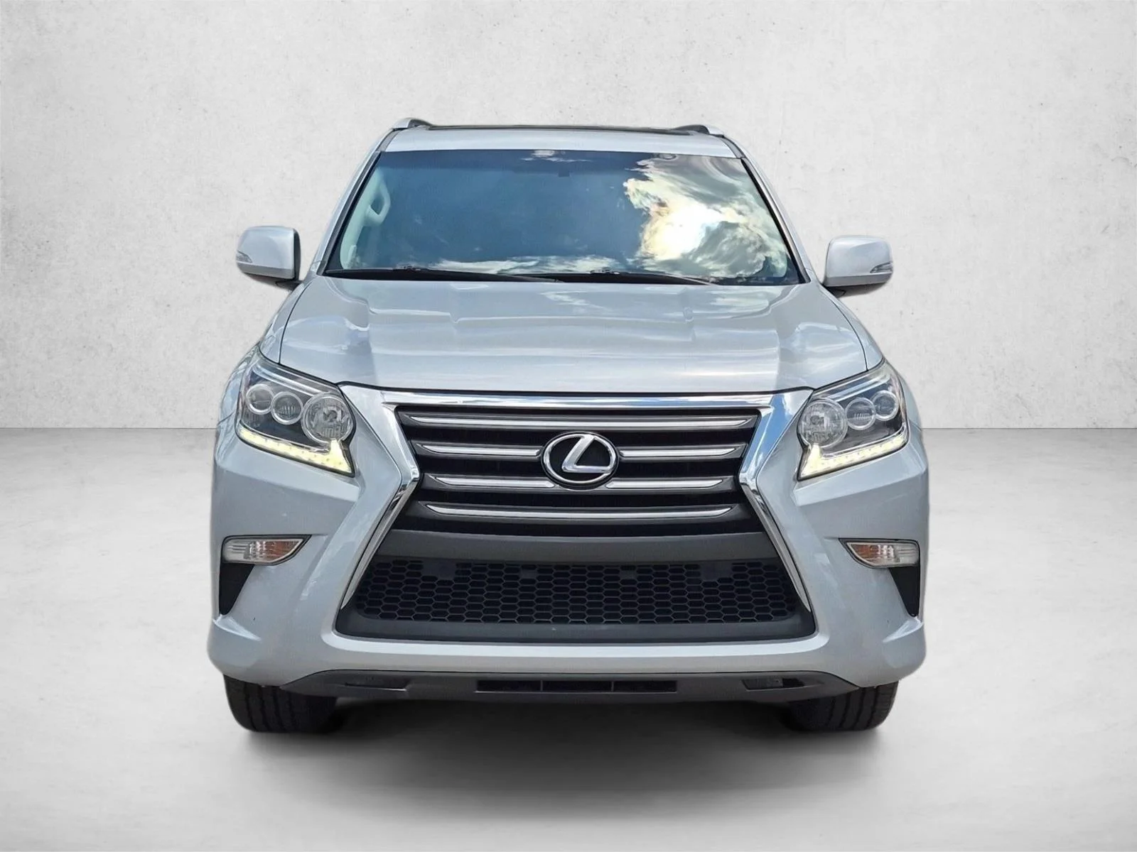 Used 2018 Silver Lining Metallic Lexus GX 460 image 2