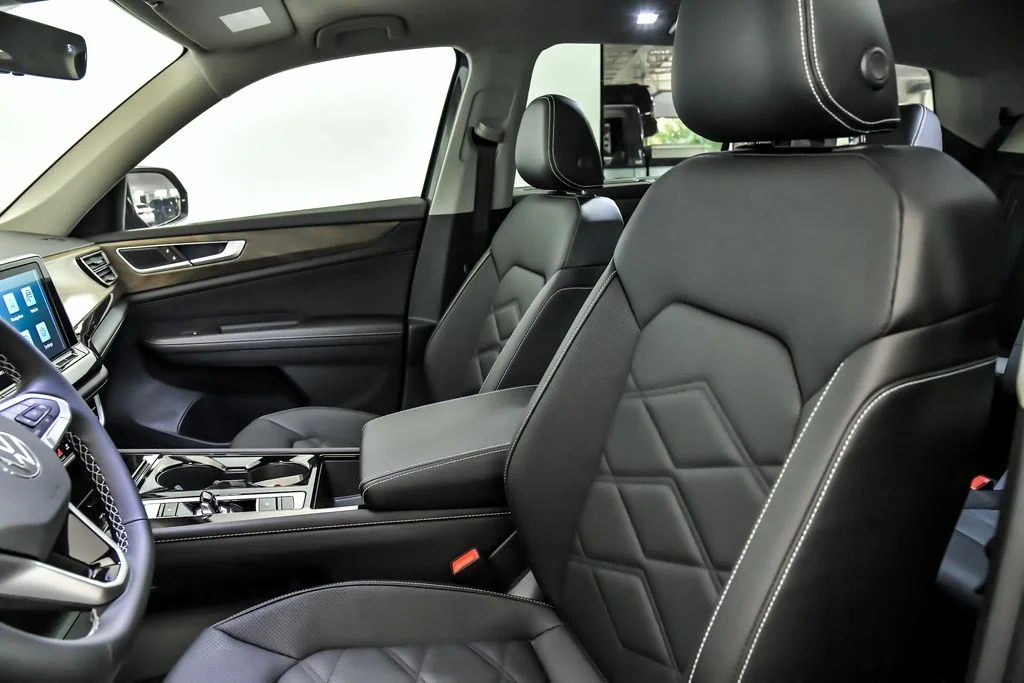 New 2026 Gray Volkswagen SE w/Technology image 7
