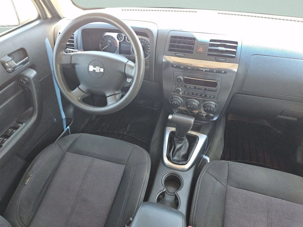Used 2007 Boulder Gray Metallic Hummer Base image 27