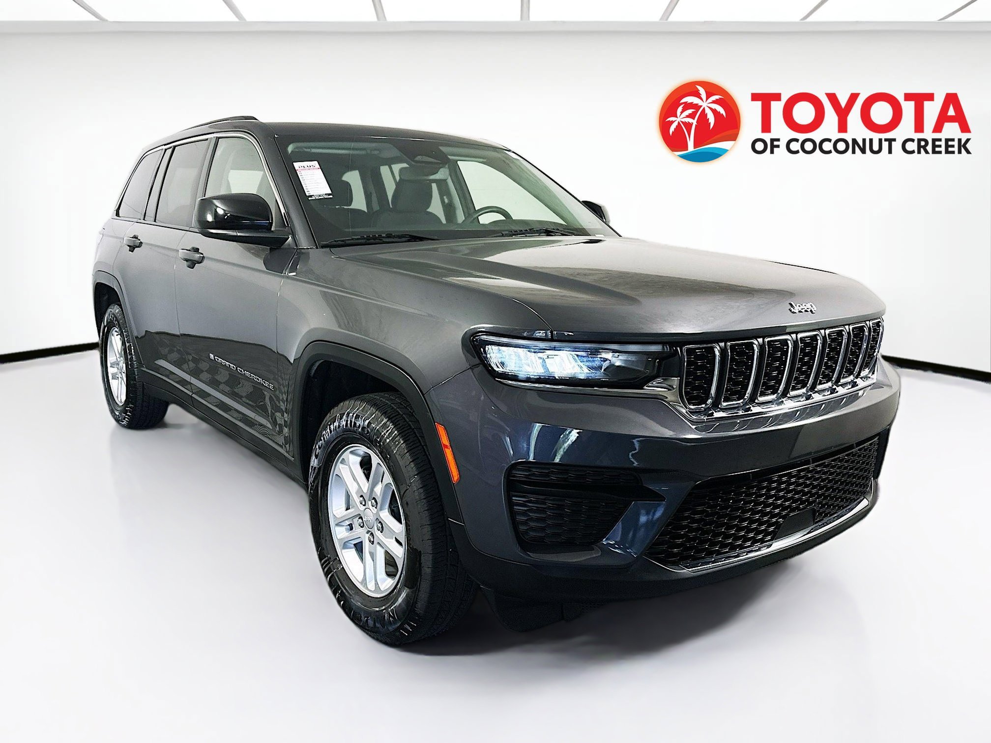 2023 Jeep Grand thumbnail 3