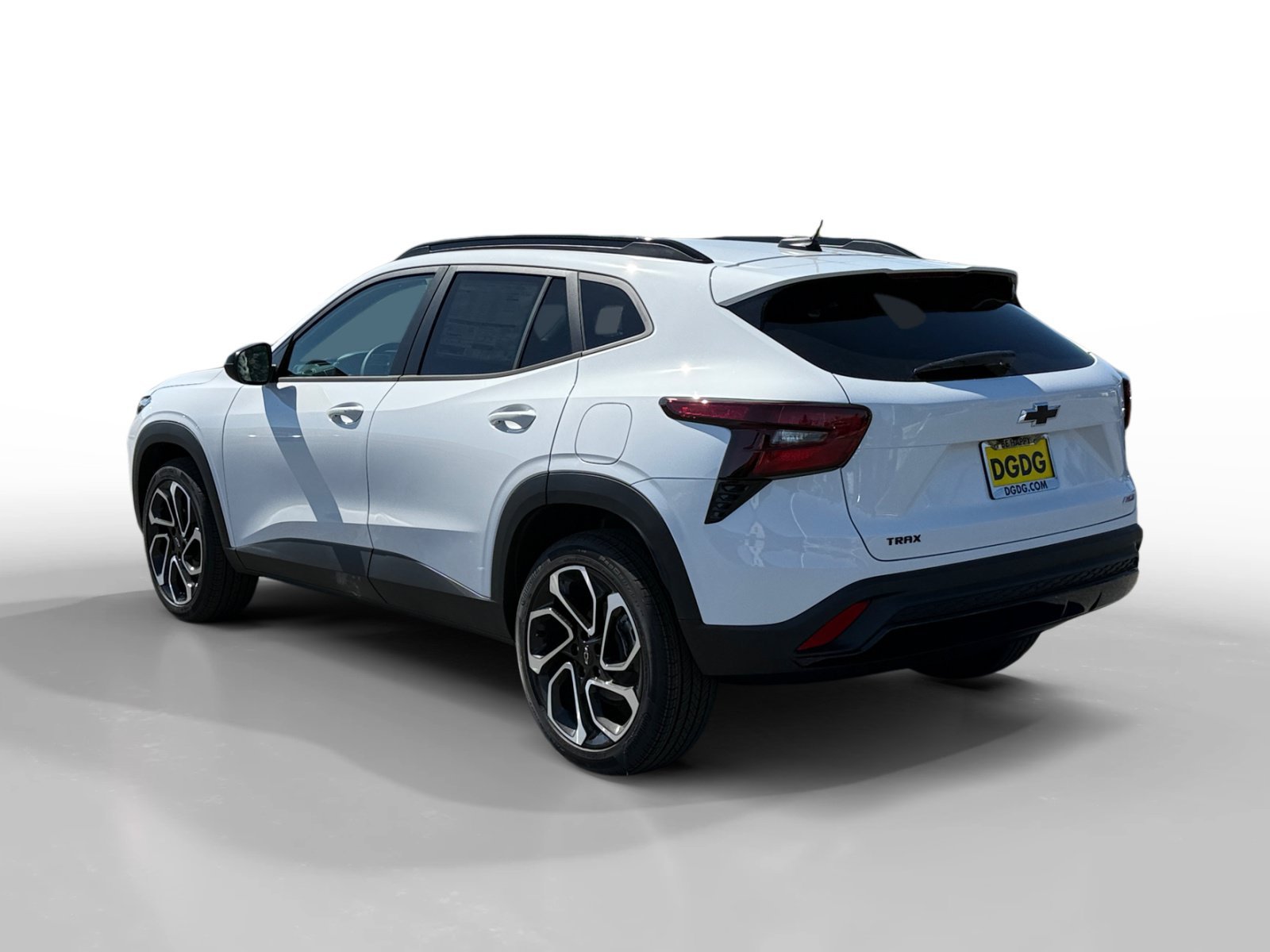 New 2026 Summit White Chevrolet 2RS image 3